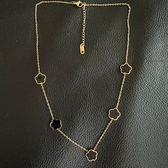 Minimalist Flower Necklace Black & Gold Tone - Picture 3 of 3